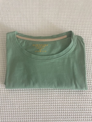 Vintage Dr T-shirt like new, pistachio color, size M/L