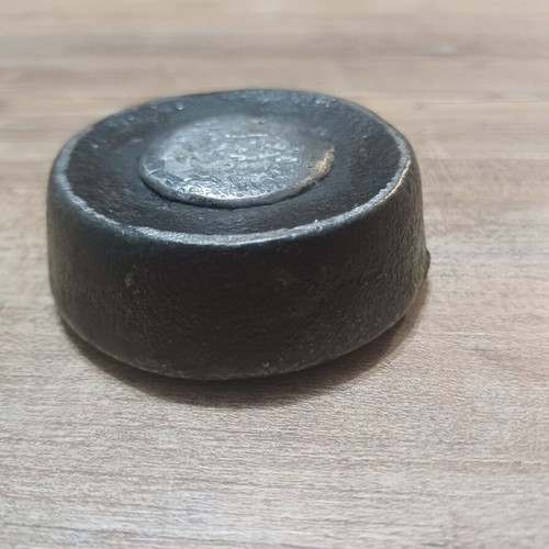 Weight used, vintage cast iron half oka by William Cross & Son