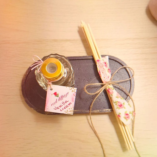 Handmade reed diffuser 65ml with vanilla scent