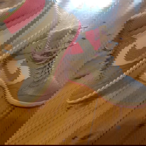 Nike αθλητικά παπούτσια μεταχειρισμένα, νούμερο 38,5, με υπερυψωμένο πάτο