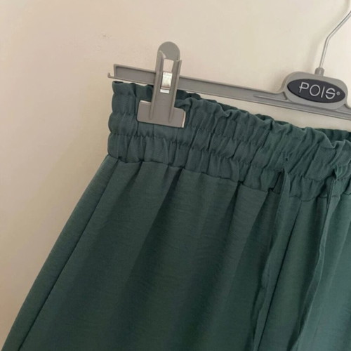 Pink Woman culotte pants with elastic waist, green