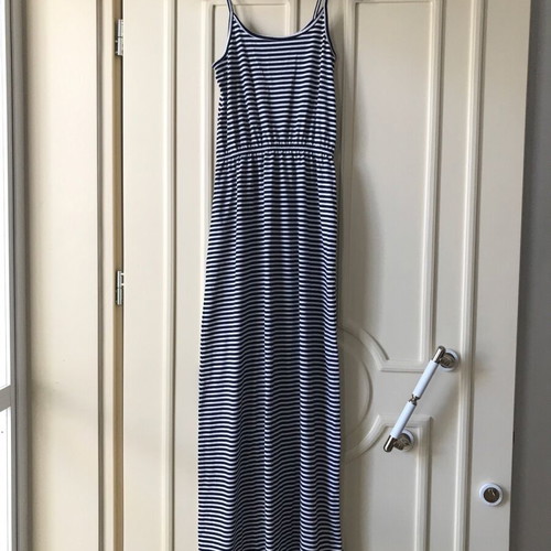 Dress with slit on leg like new, size S, black and white