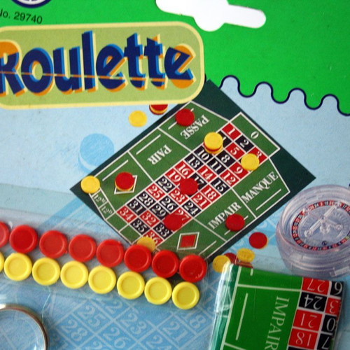 Vintage 90's Roulette Keychain Casino Game HP New