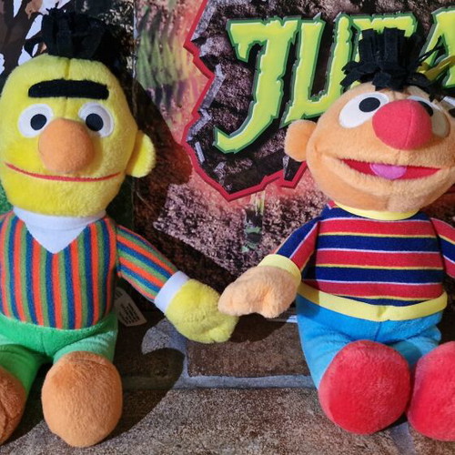 Muppet Show 2 Dolls like new from 2002