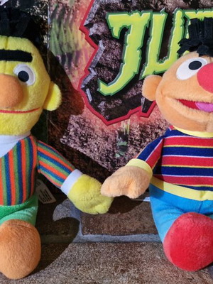 Muppet Show 2 Dolls like new from 2002