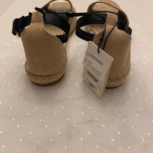 Zara leather flat sandals new, black and beige