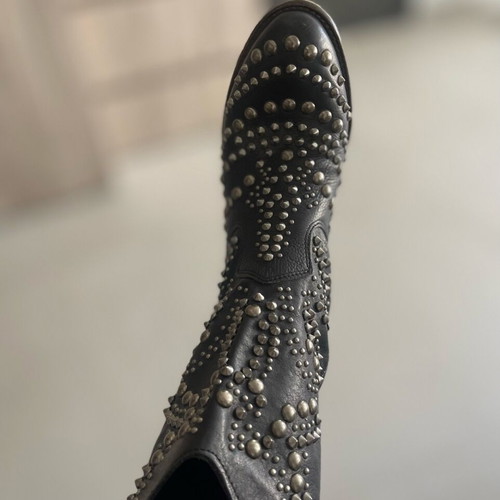 Rock boots with studs like new, black, size 39