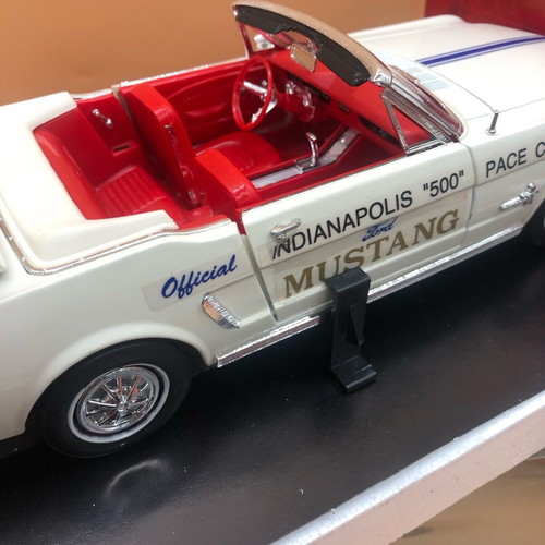 Ford Mustang Blanc "Indianapolis 500 Pace Car" 1964 Mira used 1/18 model