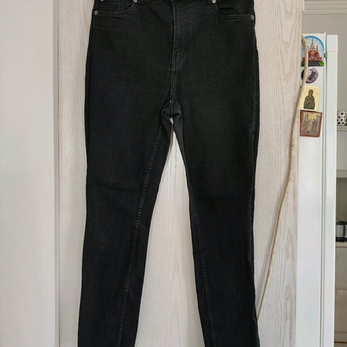 H&M Women's High-Waisted Stretch Jeans Size 42 Like New Black