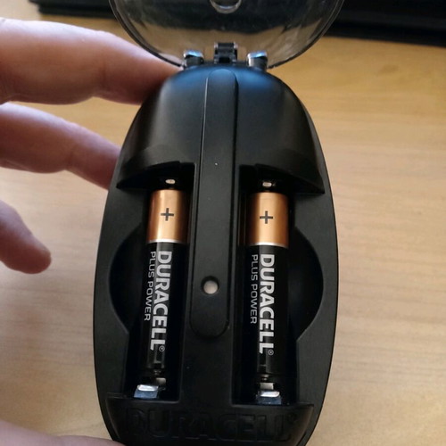 Duracell CEF-20 Ni-MH AA/AAA Battery Charger with 2×AA 1700mAh