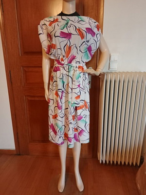 Summer dress like new, colorful, sleeveless, one size
