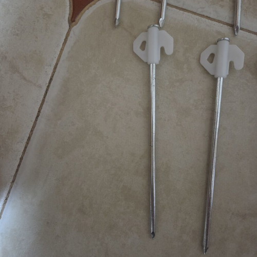 Olicky Heavy Duty Tent Pegs set of 20 with fluorescent hooks