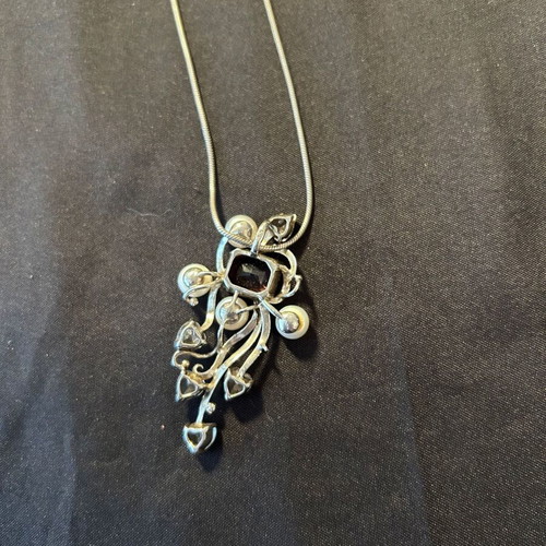 Vintage silver 925 necklace like new, pink and white