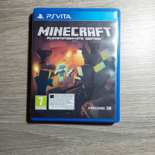 Minecraft PSvita Edition and Invizimals The Resistance like new bundle