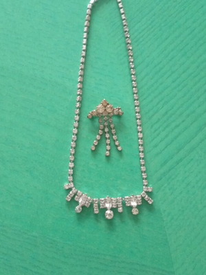Art Deco 1940-50 rhinestone necklace and brooch set used
