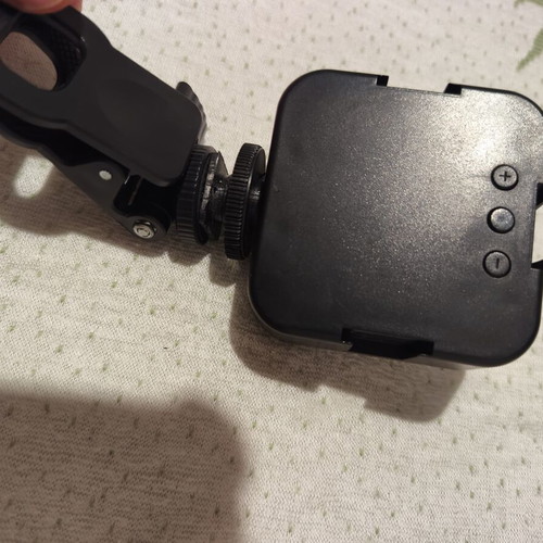 Clip-on LED Video Light for Phone, Laptop or Photocamera like new