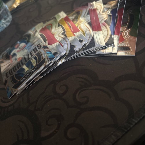 Panini Select football card pack, 15 pieces including Ollie Watkins Equalizers