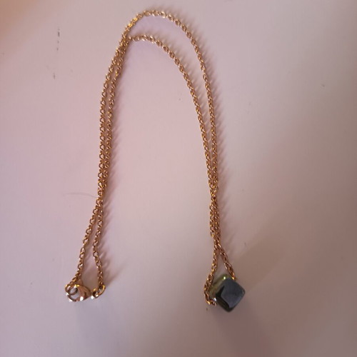 Necklace and earrings set like new, gold and green