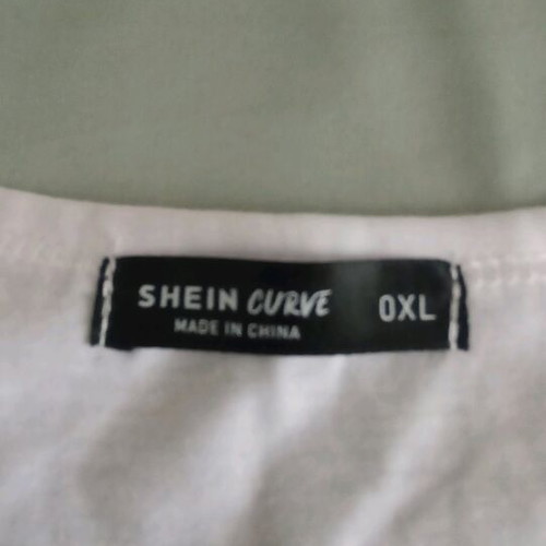 Shein women's white T shirt like new, size XL