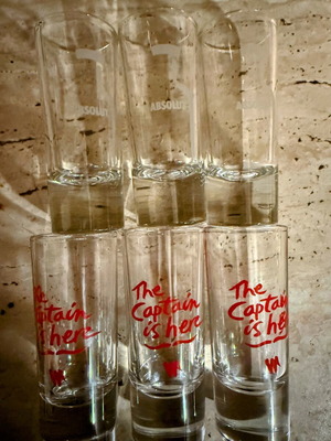 Σετ 6 συλλεκτικά ποτήρια σφηνάκια Absolut Vodka & Kapten & Son καινούργια