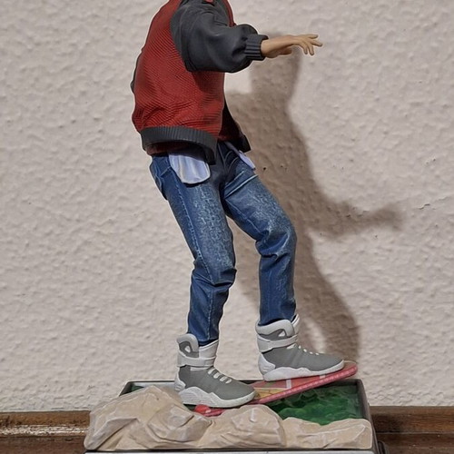 Marty McFly Hoverboard Statue Back to the Future II 1/10 Scale like new