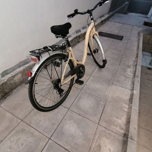Matrix Donna 28'' city bike used with Shimano and Abus lock