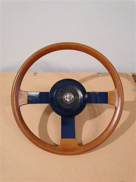  xilino timoni apo Alfa Romeo Alfa 33, montelo tou 1983