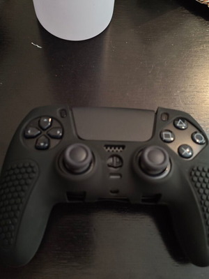 Dualsense silicone cover black like new
