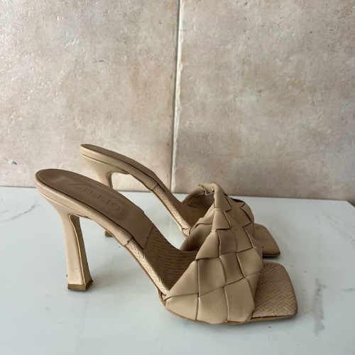 Beige mules