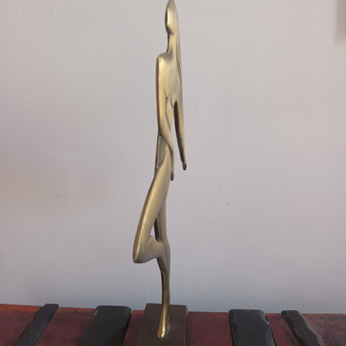 Bronze sculpture statue of dancer used