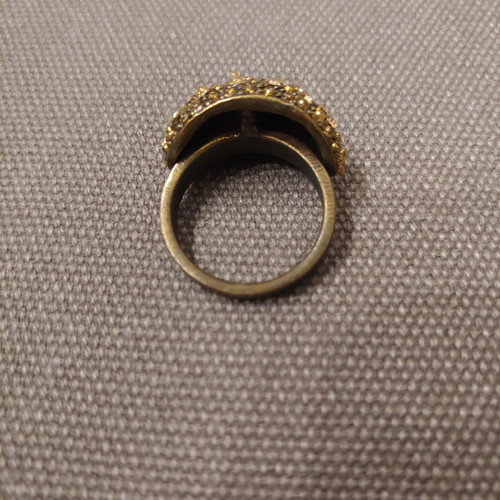 Bronze ring with gold crystals like new