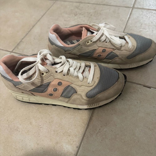 Saucony athletic shoes used, size 38.5, gray and pink