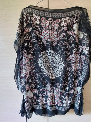 Vintage tunic like new, black and white, one size