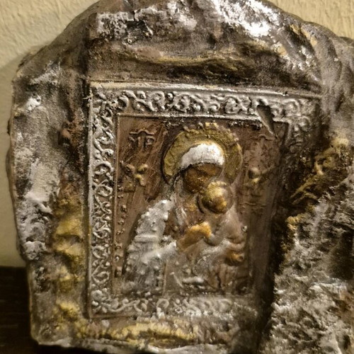 Image on stone like new, height 13 cm