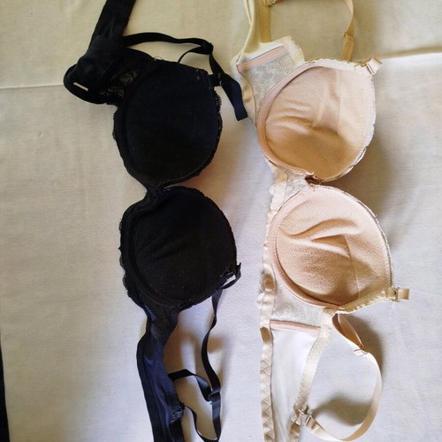 Bras used, set of 2 pieces 75B with padding
