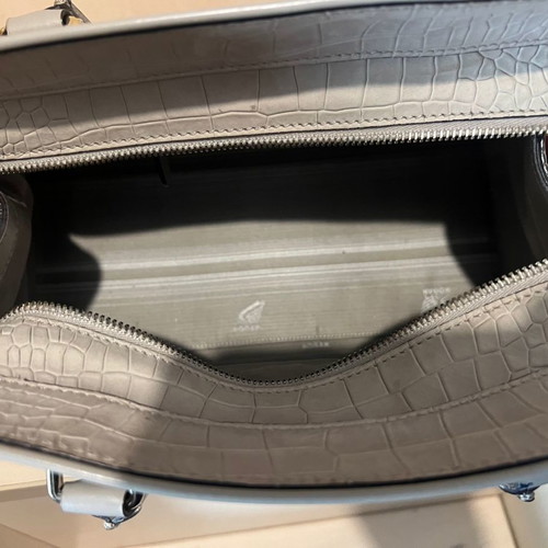 HOGAN handbag used, medium size, greige color
