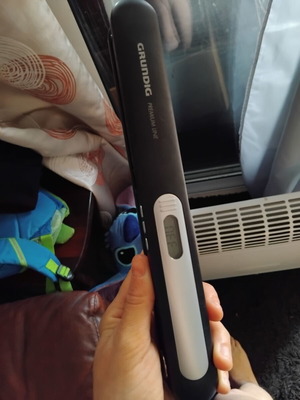 Grundig Hair Straightener like new with temperature control 135°C-210°C