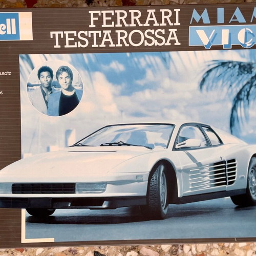 Plastic model Ferrari Testarossa Revell like new, Miami Vice