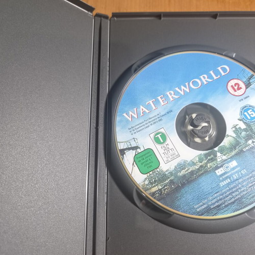 Waterworld DVD like new, adventure with Kevin Costner