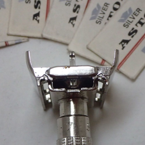 Gillette Slim Adjustable 1-9 DE safety razor 1966 used with blades