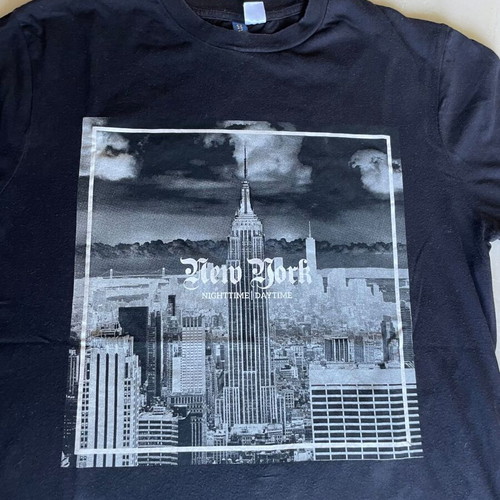 H&M T-Shirt Black Graphic Like New Size Medium