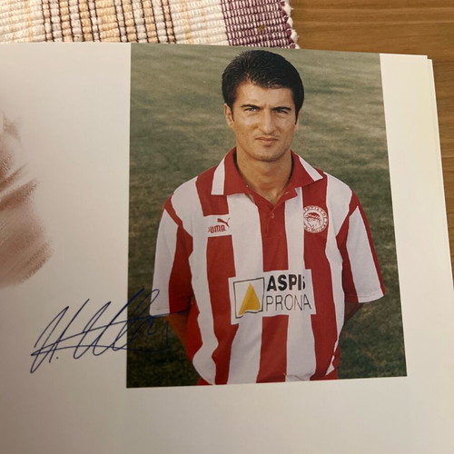 Year book Ολυμπιακός 1997-1998 σαν καινούργιο, σπάνιο συλλεκτικό