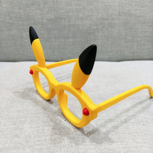 Pikatchu glasses like new, toy