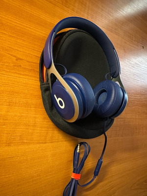 Bets headphones like new