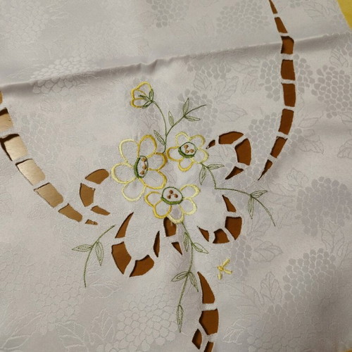Satin table linen set with cutwork and floral embroidery, new, 5 pieces