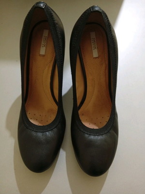 Geox черни кръгли обувки номер 39, ток 7 см като нови