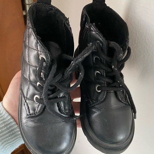 H&M kids boots size 24 like new, black