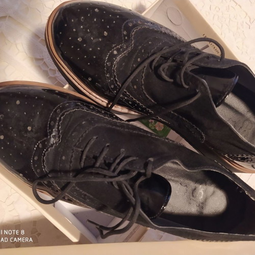 Oxford shoes like new, size 39, patent leather and suede