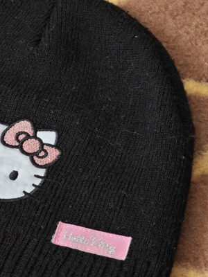 Hello Kitty hat and scarf set, black knit
