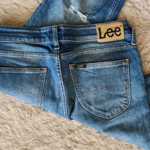 Lee jeans model S Scarlet like new, size W29 L31